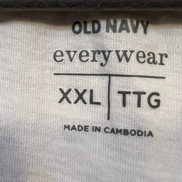 Lot of 2 Women’s old Navy Tees - Picture 4 of 5